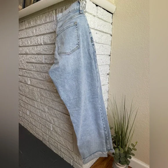 EUC Banana Republic Women’s ‘Girlfriend’ Light Wash Jeans 0/25 - Picture 5 of 10